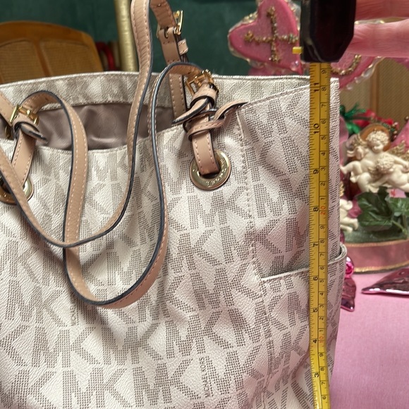 BEAUTIFUL…….GREAT for spring/summer MICHAEL KORS BAG - Picture 4 of 9